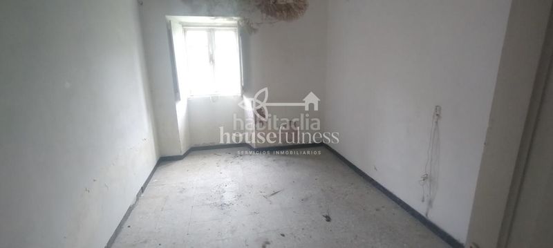 Foto bceced9e-4a8b-43c6-8432-5df001b9e3ae. House with parking in Ortigueira