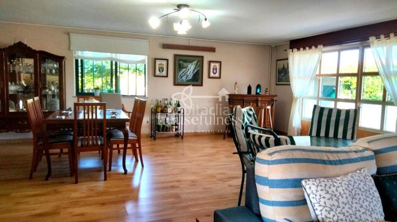 Foto 8309b309-b7f7-4b1e-a59a-9adc42390526. Chalet en Área Rural Ferrol