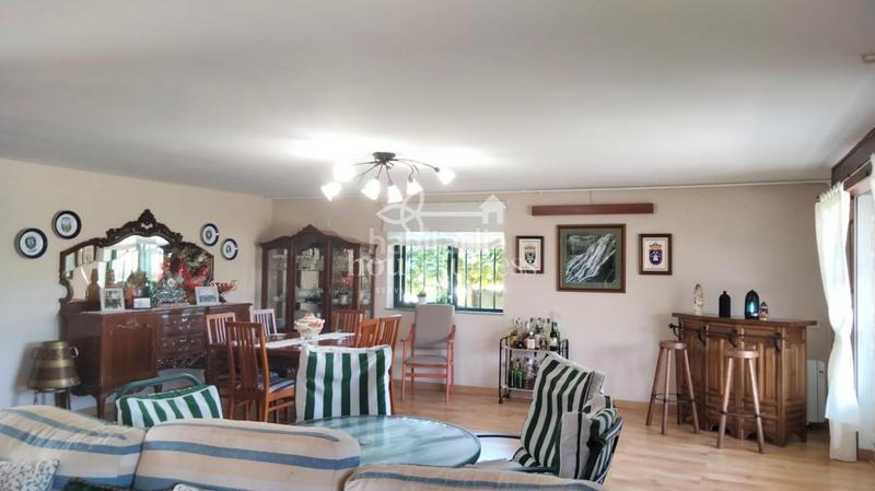 Foto d83273ff-8056-41f6-b68b-2d07a79a5cc5. Chalet en Área Rural Ferrol