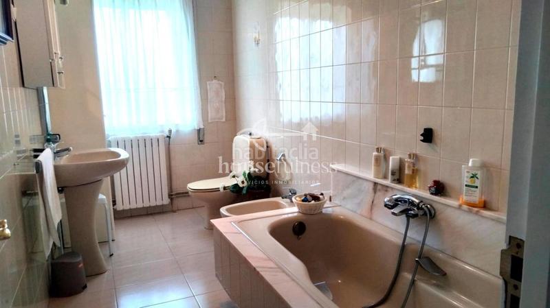 Foto 0ad32343-c296-409a-8d2b-3e9de7ea0ede. Chalet avec chauffage parking dans Área Rural Ferrol