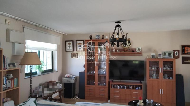 Foto 2f5ce705-bfcc-425e-bd62-80e93f568460. Chalet avec chauffage parking dans Área Rural Ferrol