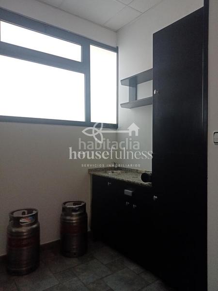 Foto 291c8af9-5263-4a2b-9ff1-2b764240a702. Local commercial dans Alto del Castaño Narón