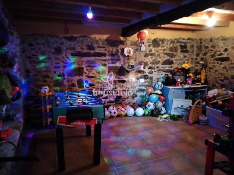 Foto 455b1abb-cafa-4e8f-b749-dcbf22bfd228. Casale con riscaldamento in A Malata - Catabois - Ciudad Jardín Ferrol