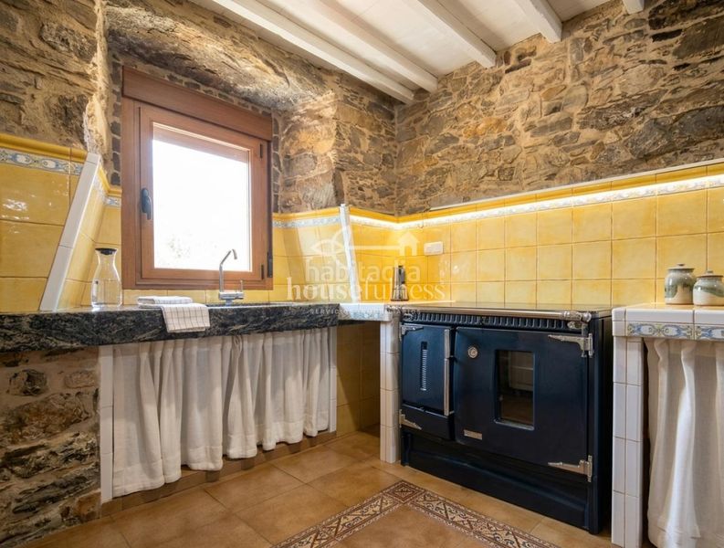 Foto c27089ca-7e1a-4406-b9f1-4bfda3902c30. Casa amb calefacció aparcament a Cedeira