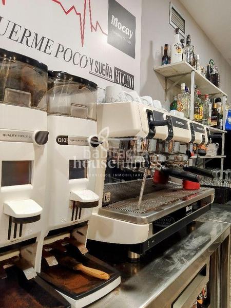 Foto c74eac9c-a781-4d40-adfe-158c38e6f941. Local comercial en A Malata - Catabois - Ciudad Jardín Ferrol