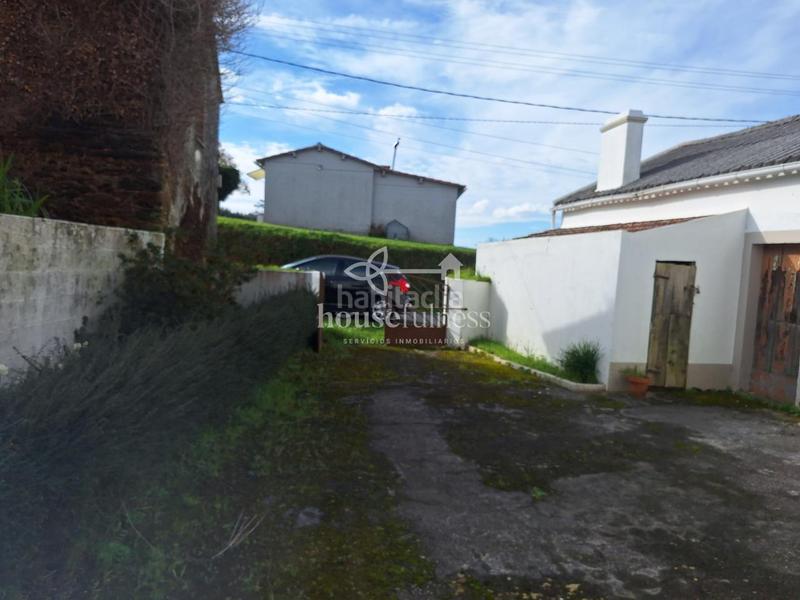 Foto 123bdd5c-54f9-4a53-b078-d3d44399f0b3. House with parking in Fene