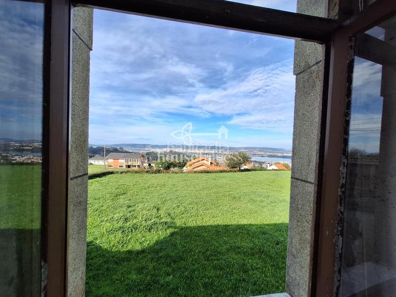 Foto 6812c404-8e47-45b5-b9f3-68e28808c696. House with parking in Fene