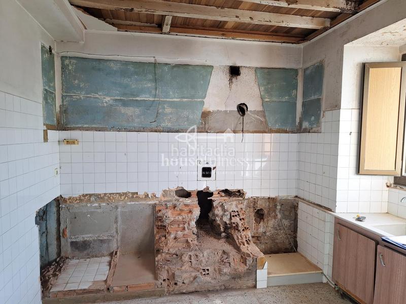 Foto 856fe426-175d-45dd-9524-af6b242938e5. House with parking in Fene