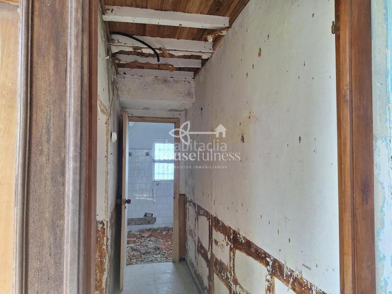 Foto b0ebff1a-5c8f-41d3-abcf-b149d893cfd8. House with parking in Fene