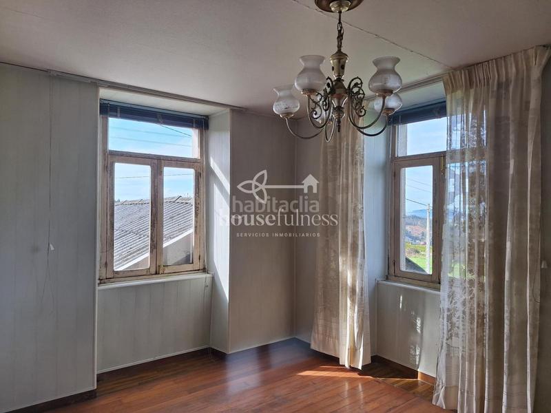 Foto fe1f68e8-dbf6-4544-a17c-9cc49d44ef1b. House with parking in Fene