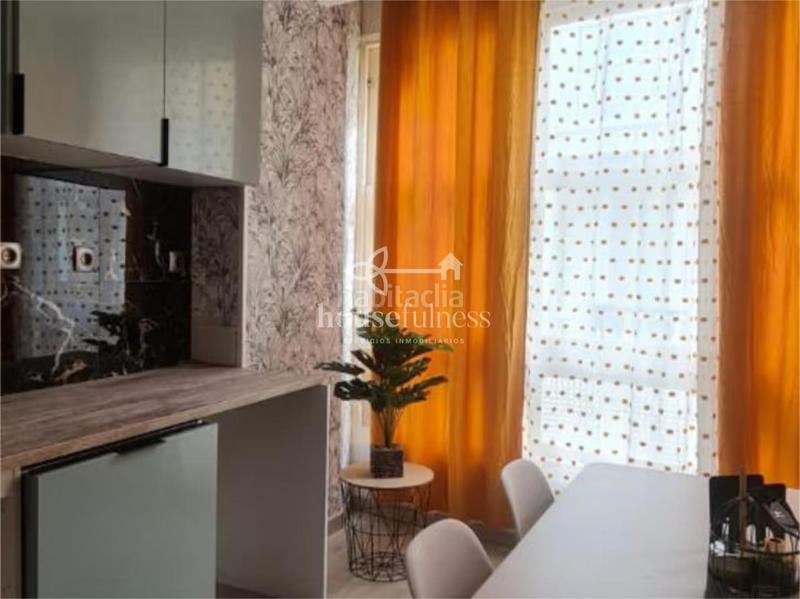 Foto 483f32f1-9177-4ced-93a7-8a998829d080. Edifici a Cedeira