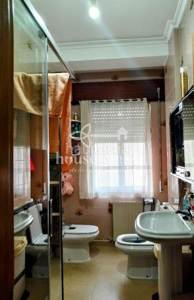 Foto d21dc1f9-fbca-41af-bd4f-b1a6f6608af8. Flat with heating parking in Cariño