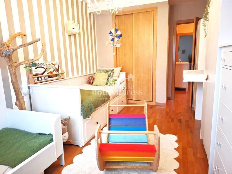 Foto 0da9dbf3-9c30-4fa4-9870-a24426d2ae91. Duplex with heating parking in Fene