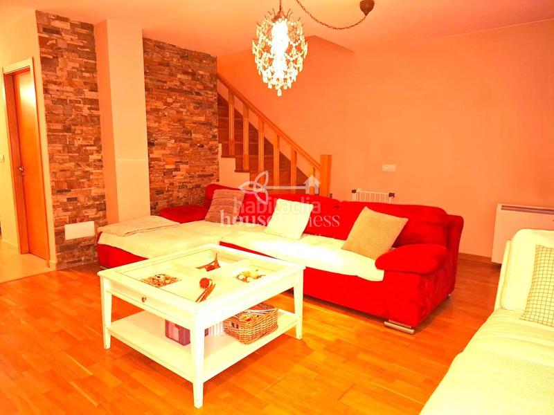 Foto 740881a8-ecaa-4310-b0f8-a2d7bab5b723. Duplex with heating parking in Fene