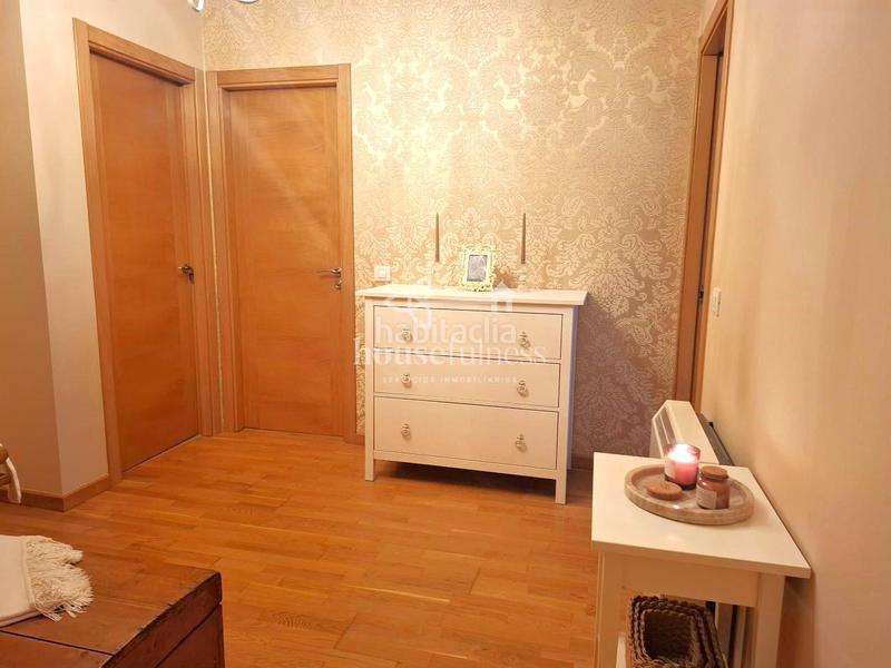 Foto 75897fa6-e7a9-46f6-80b3-5258ae9f7ba0. Duplex avec chauffage parking dans Fene