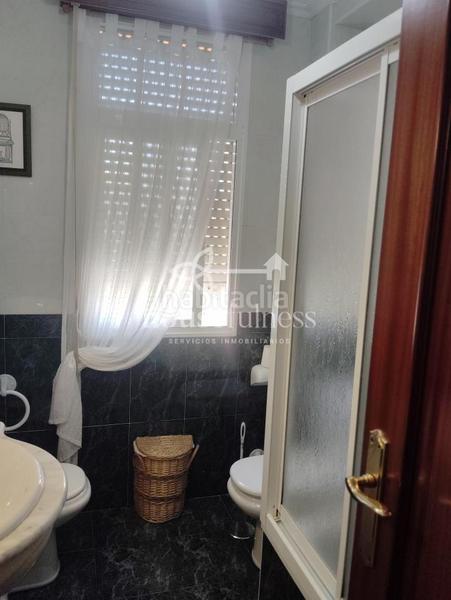 Foto 77250cda-5533-488c-a86c-d19c20493ab5. Chalet con riscaldamento parcheggio in Piñeiros - Freixeiro Narón