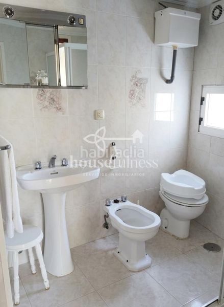 Foto 25a9090b-e27a-4273-a7bf-1abf15255ab8. Casa amb aparcament a Área Rural Ferrol