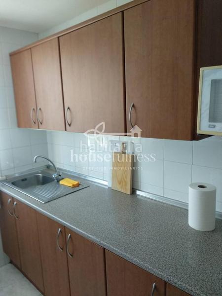 Foto 9abda8ca-6b18-4cca-8b6f-eae9396329c6. Pis amb calefacció aparcament a Caranza Ferrol