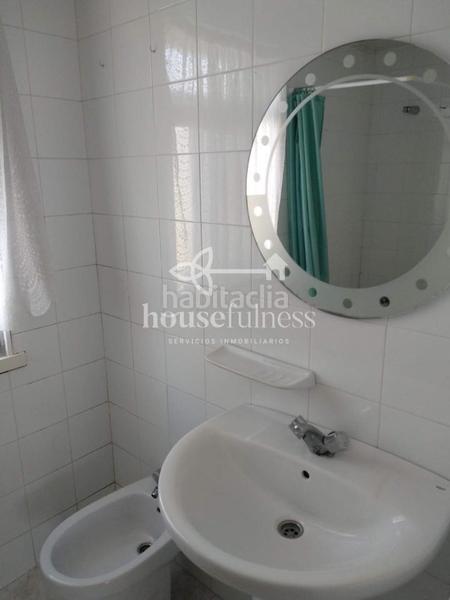 Foto b9c9121a-5a3a-4e2c-ac69-fda2097bcd9d. Pis amb calefacció aparcament a Caranza Ferrol