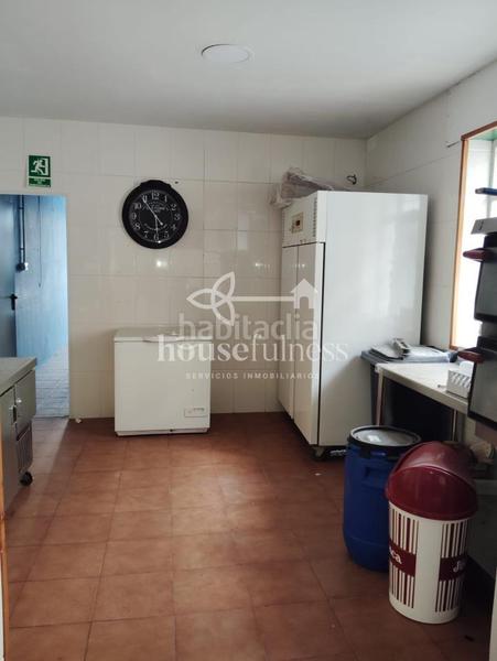 Foto 9080537c-6527-471f-9af4-a9ff84a3e134. Local comercial en A Malata - Catabois - Ciudad Jardín Ferrol