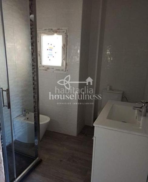 Foto c63675ad-cf6a-49c4-ad01-e6f56e447583. Piso en A Malata - Catabois - Ciudad Jardín Ferrol