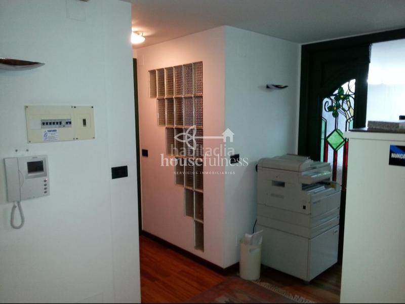 Foto cfb246c9-f388-4c0e-8767-a40f0a102bad. Büro mit heizung in Fene