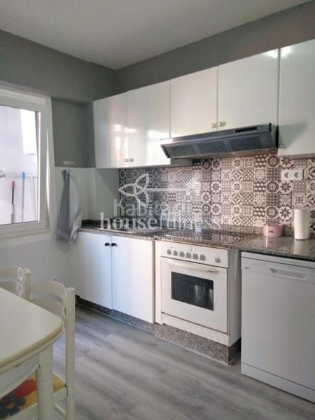 Foto 02006bcb-141b-4e58-90bd-0b92073fd05f. Miete etagenwohnung mit heizung in Porta Nova Ferrol