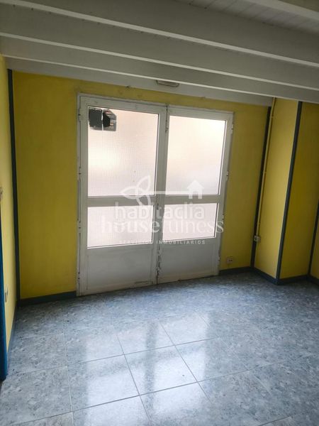 Foto a795be25-1145-47de-b52c-ed28b1a963cd. Locale commerciale in Esteiro Ferrol