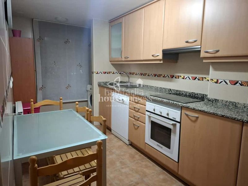 Foto ca249057-edb5-419f-ac99-f7ab750c13a8. Rent flat with heating parking in A Gándara Narón