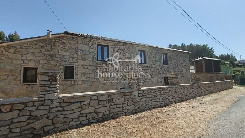 Foto 35d37196-1911-4893-9987-c375e32960ff. Casa amb aparcament a Área Rural Ferrol