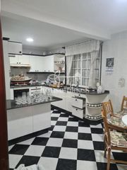 Zweistöckige Wohnung in Cariño
