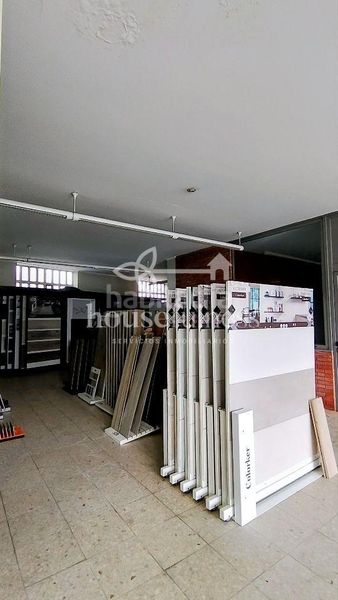 Foto 026a447c-c5ed-441a-8478-42ddb46e4ad7. Lloguer local comercial a Pontedeume