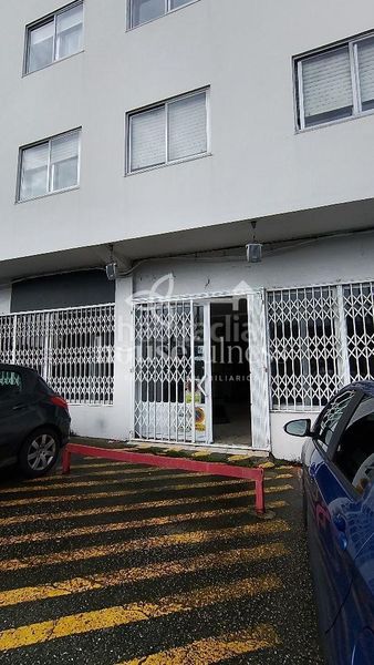 Foto 1037f8aa-3b2b-4ab2-95dd-b2339b070daf. Lloguer local comercial a Pontedeume