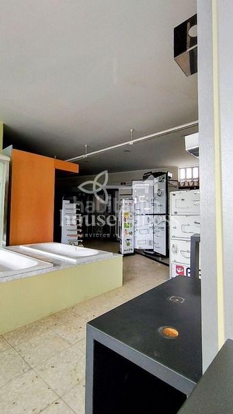 Foto 10b34045-a265-4f97-a9b7-baf93384fd59. Lloguer local comercial a Pontedeume