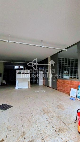 Foto 7009d269-e298-4718-816b-d1eda57d401e. Lloguer local comercial a Pontedeume