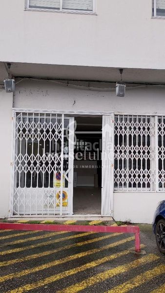 Foto 76d689d4-db91-4f6c-a756-456a1ebd1028. Lloguer local comercial a Pontedeume