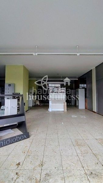 Foto 786953bb-407c-4372-967c-0a1c7009da1a. Lloguer local comercial a Pontedeume