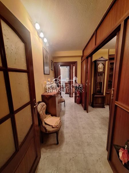 Foto a6b03460-e014-4a1f-9102-f33989830506. Piso en Caranza Ferrol