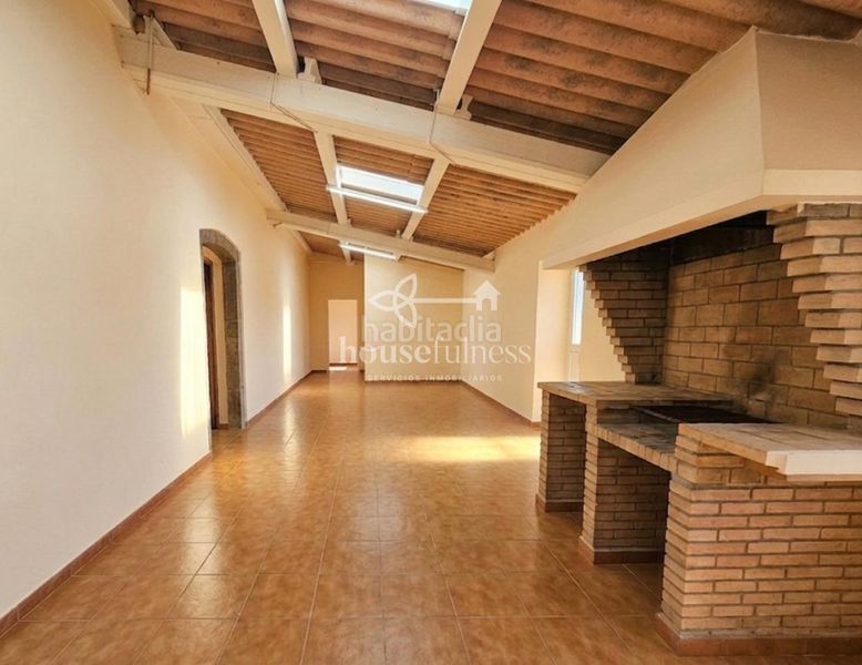 Foto 2b0f42d6-bd4a-48f0-a854-762bccd3c1f1. Casa amb calefacció aparcament a Cerdido