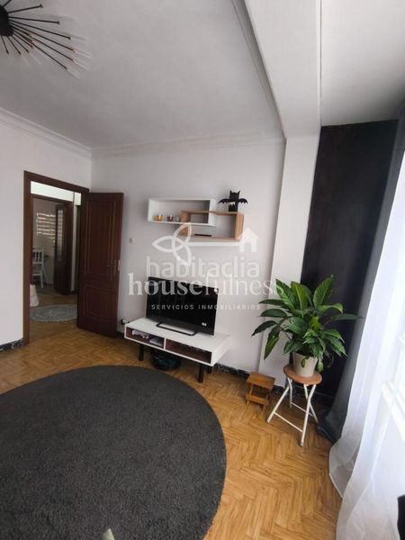 Foto bef85466-4f5d-465f-ad6c-00d7e3372c47. Piso en Porta Nova Ferrol