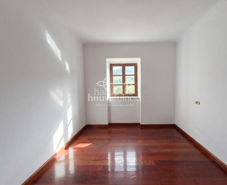 Foto ce7ad273-9709-416a-aee2-ee6aa36667d8. Casa amb calefacció a Cedeira