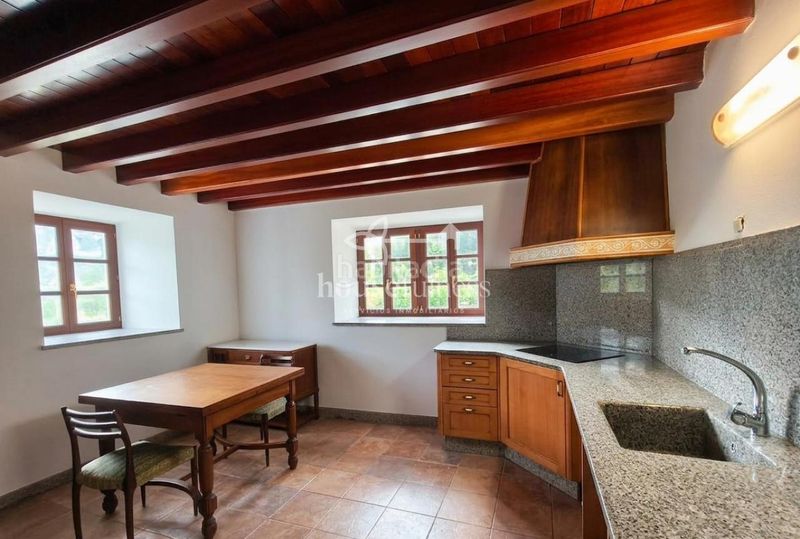 Foto f06987aa-57b8-4c5e-88b7-ba5ef311043a. Casa amb calefacció a Cedeira