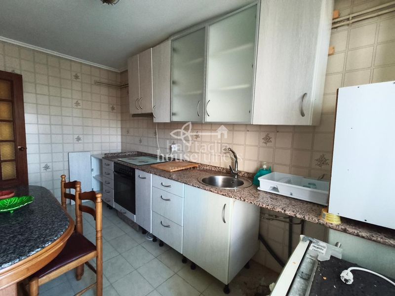 Foto 505c81af-948d-472a-a2cd-bc92594df852. Piso en Porta Nova Ferrol
