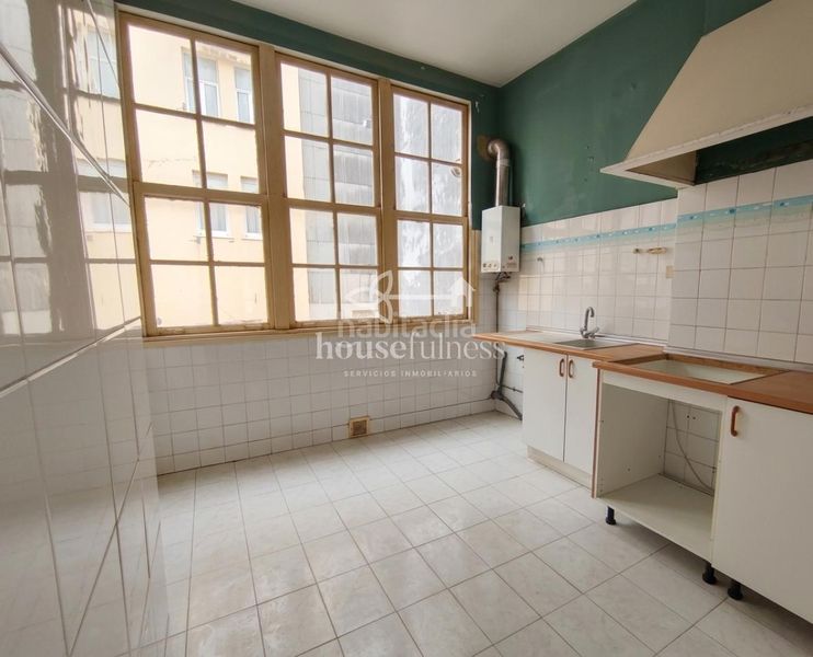 Foto 41422c8d-d37b-424f-ada3-9c60673b40f4. Edificio en Centro Ferrol