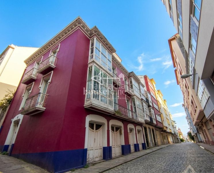 Foto 60c99b09-9329-4da3-8613-bb9d0d349f3e. Edificio en Centro Ferrol