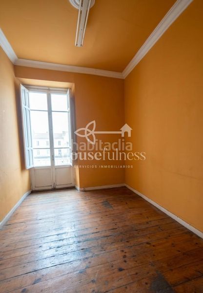 Foto 895be757-d475-465b-857a-464c537431df. Edificio en Centro Ferrol