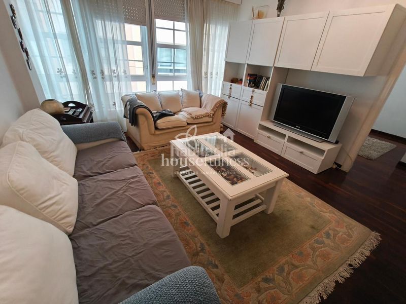 Foto 3e9b8c28-8537-4303-accd-cf0e02c3120e. Lloguer apartament amb calefacció a Centro Ferrol