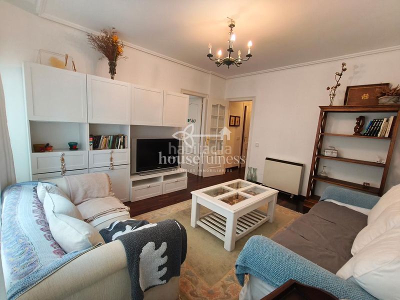 Foto 6ac0d934-5e68-41fa-bdf0-028fd887ae73. Lloguer apartament amb calefacció a Centro Ferrol