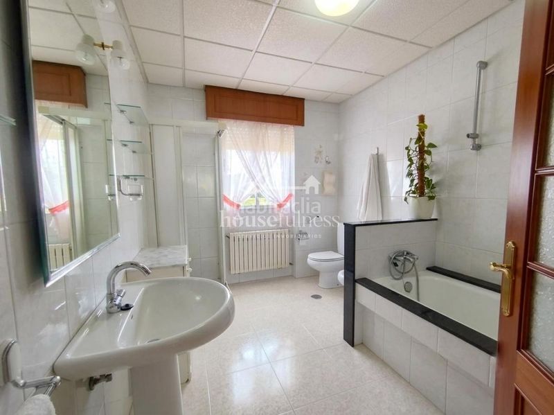 Foto f06a5851-9f64-4180-bd96-d02928a5b3ba. Casa amb calefacció aparcament a Sedes - Pedroso - Doso Narón