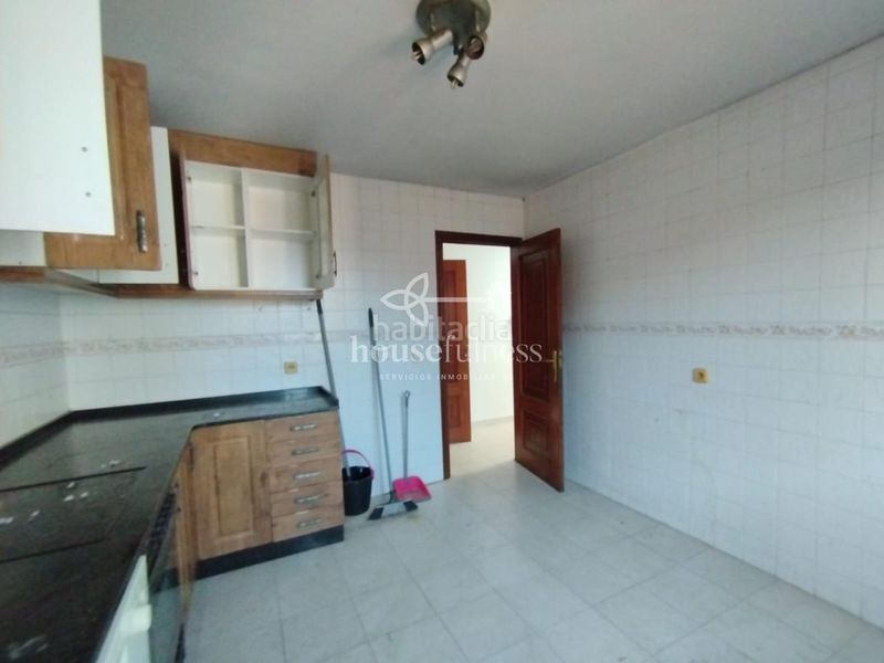 Foto fbe92a69-0cf4-4862-9e4b-5232e3f2a9a8. Piso en A Gándara Narón